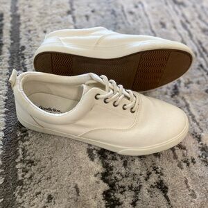 Goodfellow and Co Men’s Off-White Sneakers Casual Shoes size 9.5 Authentic New